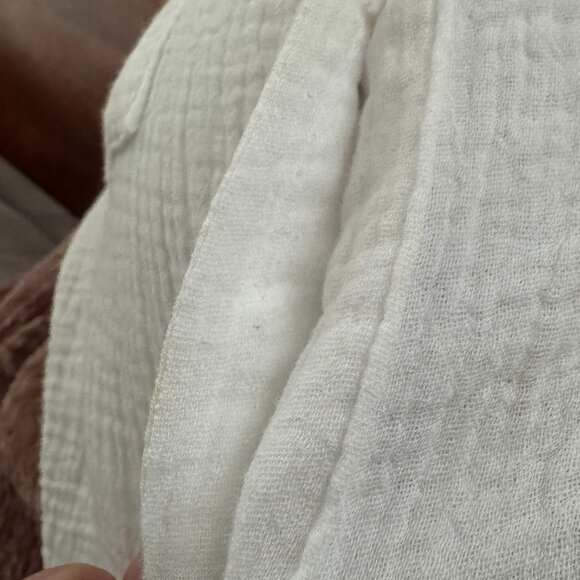 Cropped White Buttonup Blouse - Picture 5 of 5